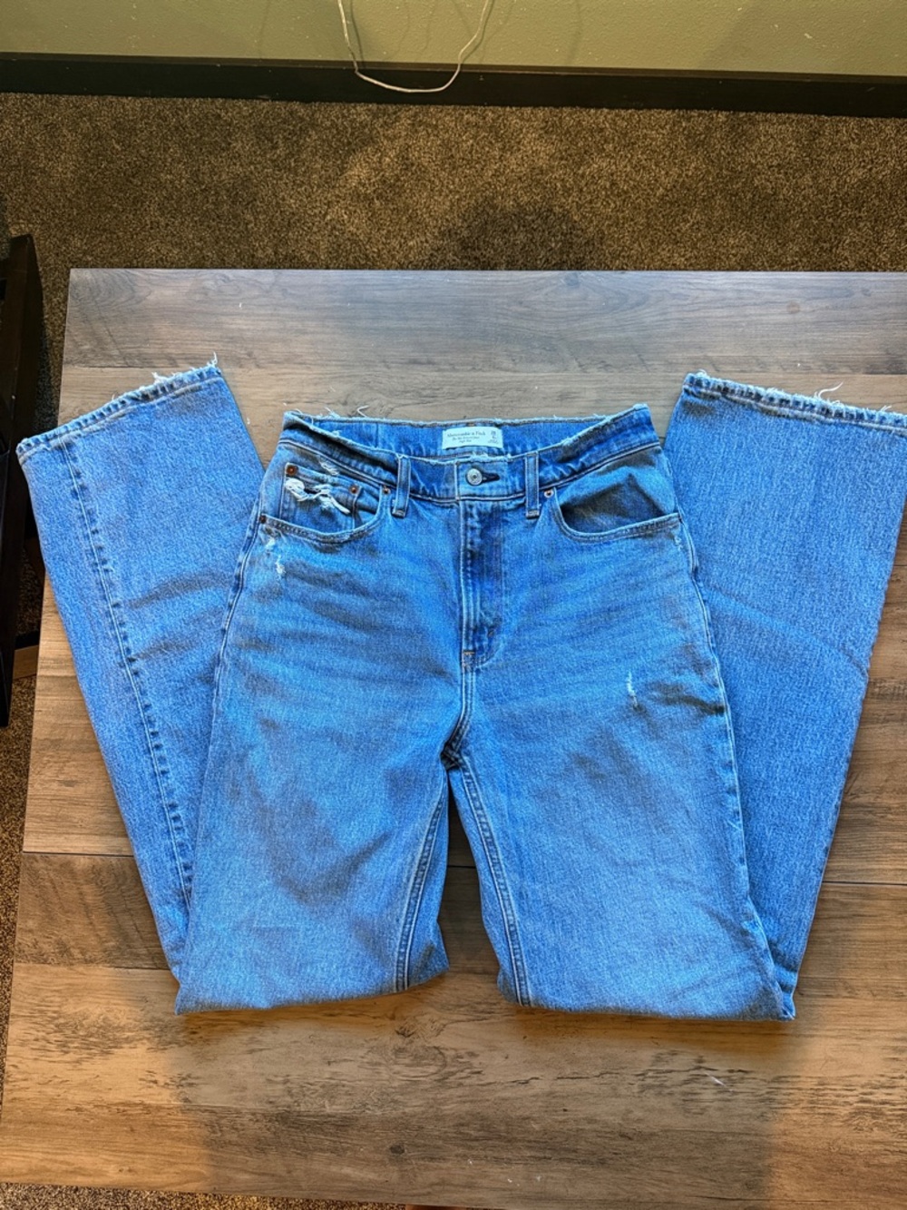 Abercrombie and Fitch 90s relaxed, high-rise Jean